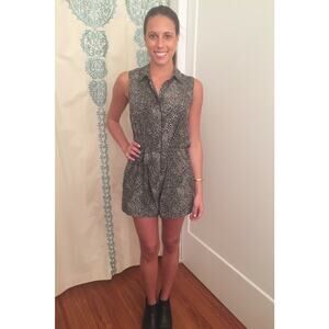 EQUIPMENT Black White 100% Silk Sleeveless V-Neckline Romper size Extra Small